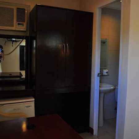 Club Manila East Taytay Apartment Ngoại thất bức ảnh
